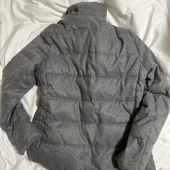 Women’s Old Navy Puffer Jacket - Picture 4 of 4